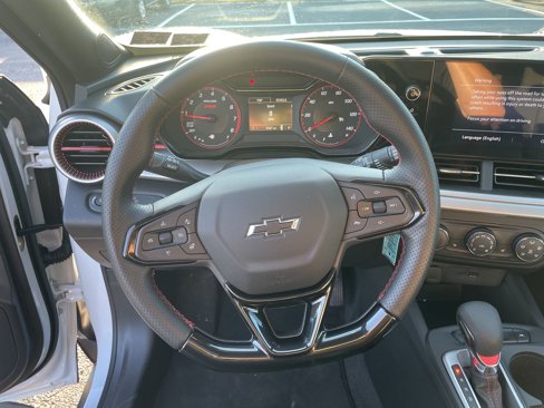Used 2025 Chevrolet Trax RS w/ Sunroof Package image 14