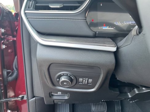 Used 2023 Jeep Grand Cherokee Limited image 29