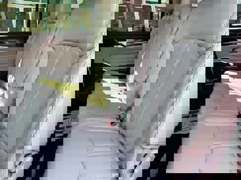New 2024 Jeep Wagoneer L 4WD w/ Rear Seat Video Group 1 image 11