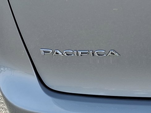 New 2026 Chrysler Pacifica Select image 13