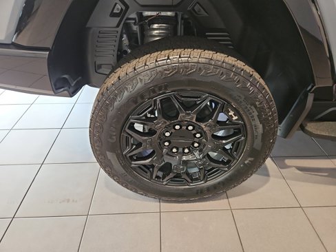 New 2026 GMC Hummer EV 4x4 Crew Cab image 7