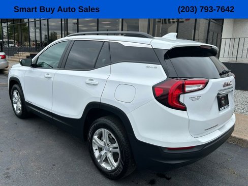 Used 2022 GMC Terrain SLE w/ Driver Convenience Package image 9