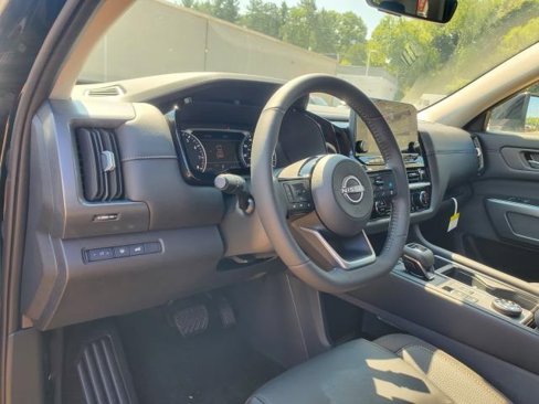 New 2025 Nissan Pathfinder SL w/ Cargo Package image 17