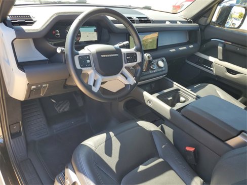 Used 2024 Land Rover Defender 90 S image 4