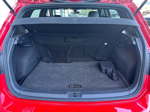 Used 2018 Volkswagen Golf R 4-Door image 7