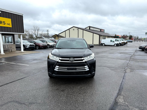 Used 2019 Toyota Highlander LE image 3