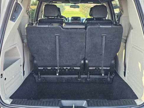Used 2017 Dodge Grand Caravan SXT image 30