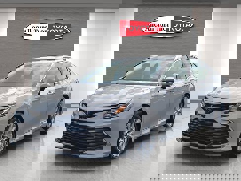 Used 2024 Toyota Camry LE image 3