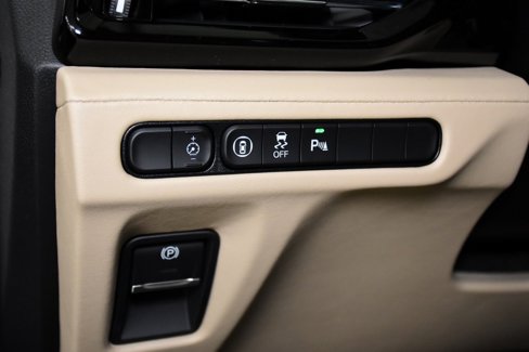 Used 2025 Acura MDX w/ Technology Package image 12