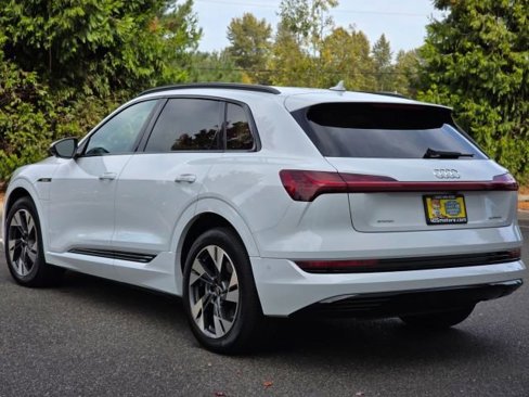Used 2022 Audi e-tron Premium w/ Convenience Plus Package image 5