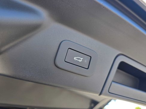 Used 2026 Land Rover Range Rover Velar S image 18