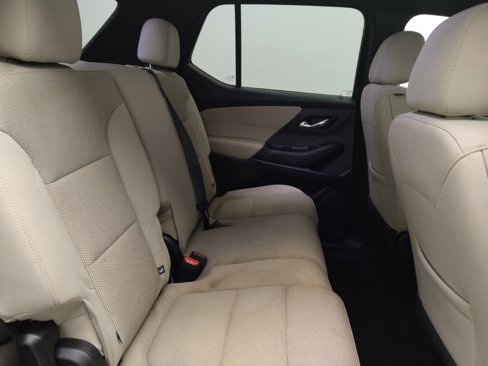 Used 2022 Chevrolet Traverse LS image 19