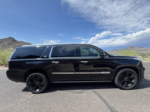 Used 2017 Cadillac Escalade ESV Premium Luxury image 4