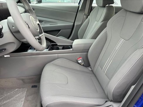 Certified 2024 Hyundai Elantra SEL w/ Convenience Package image 13