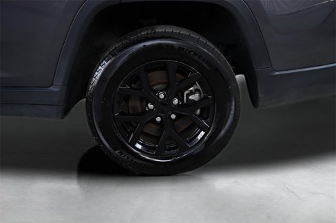 Used 2024 Jeep Grand Cherokee L Laredo image 10