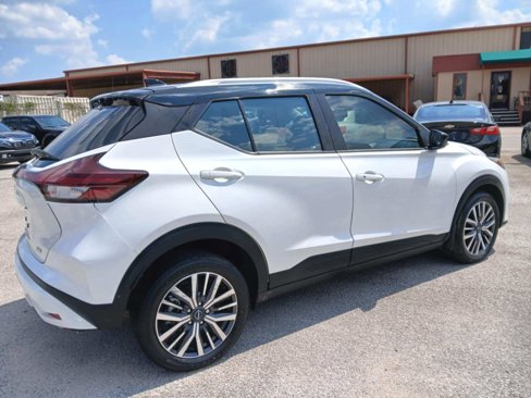 Used 2024 Nissan Kicks SV image 5