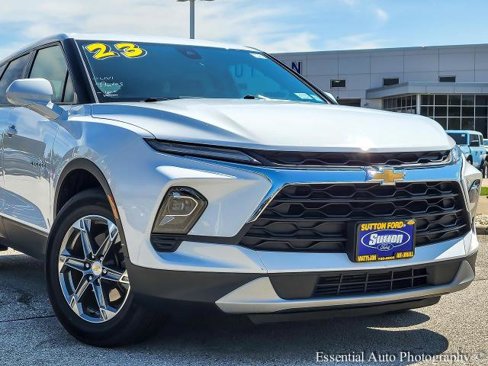 Used 2023 Chevrolet Blazer LT image 2