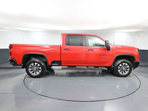 Used 2024 Chevrolet Silverado 2500 Custom w/ Z71 Off-Road Package image 4
