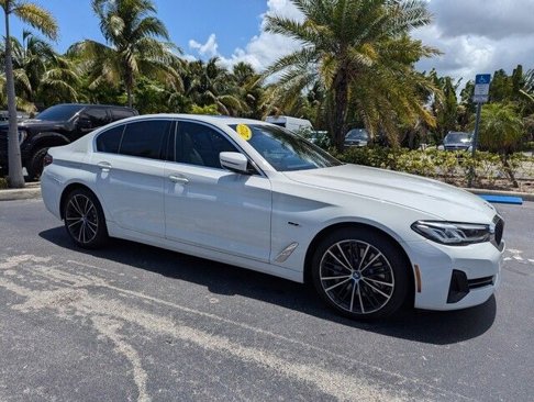 Used 2023 BMW 530e w/ Convenience Package image 9