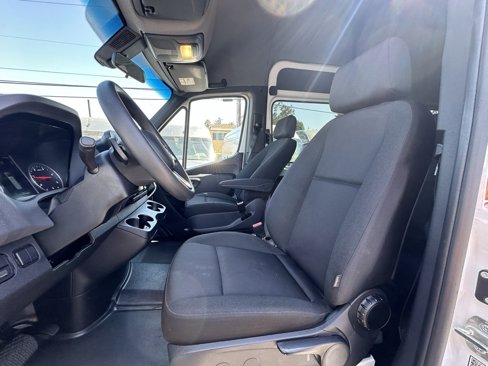 Used 2024 Mercedes-Benz Sprinter 2500 image 10