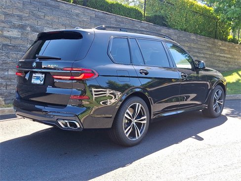 New 2026 BMW X7 M60i image 6