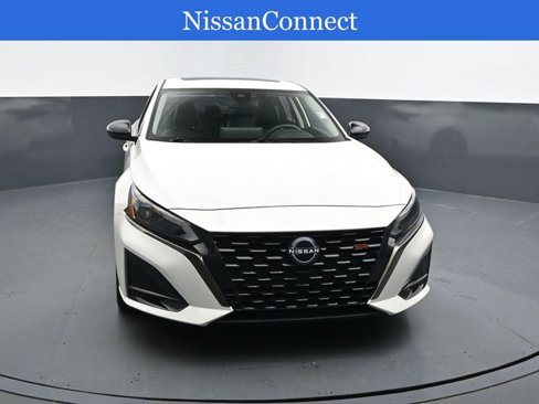 Used 2023 Nissan Altima 2.5 SR image 3