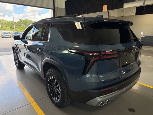 Used 2025 Chevrolet Traverse Z71 w/ Enhanced Driving Package image 2