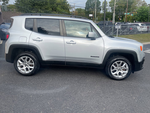 Used 2016 Jeep Renegade Latitude image 18