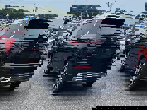 New 2025 Mitsubishi Outlander AWD image 2