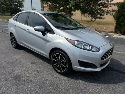 Used 2019 Ford Fiesta SE image 6