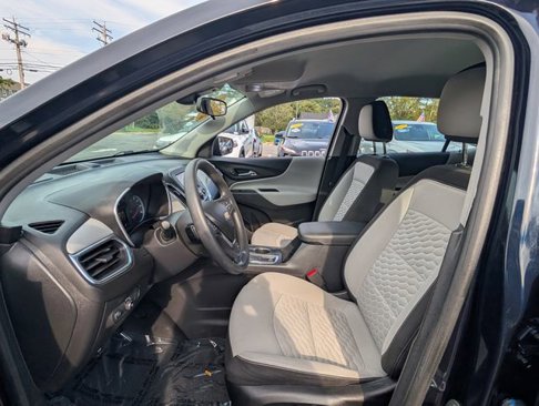Used 2021 Chevrolet Equinox LS image 14