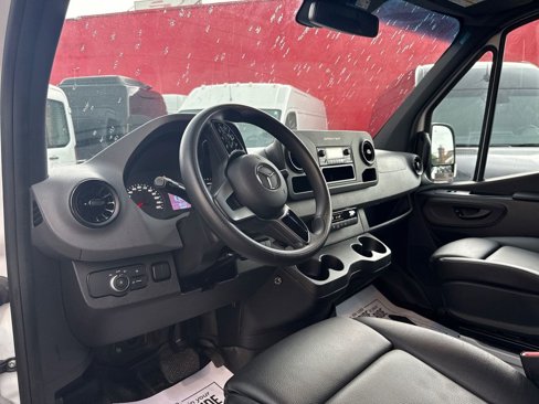 Used 2021 Mercedes-Benz Sprinter 2500 image 15