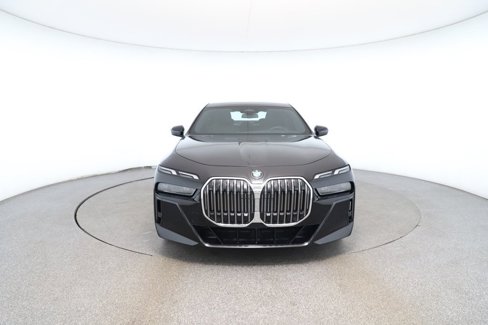 Used 2024 BMW 740i image 8