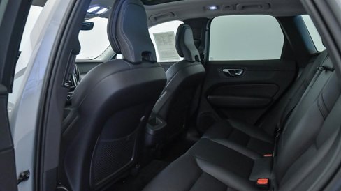 Certified 2025 Volvo XC60 B5 Core w/ Protection Package Premier image 19