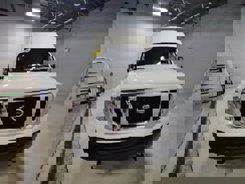 Used 2021 Nissan NV 2500 SV image 2