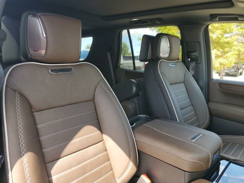 New 2026 GMC Yukon Denali Ultimate w/ LPO, Floor Liner Package image 15