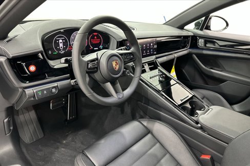 New 2025 Porsche Panamera 4 image 4