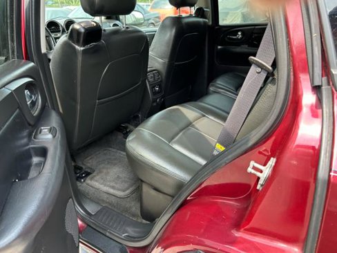 Used 2005 GMC Envoy SLE image 10