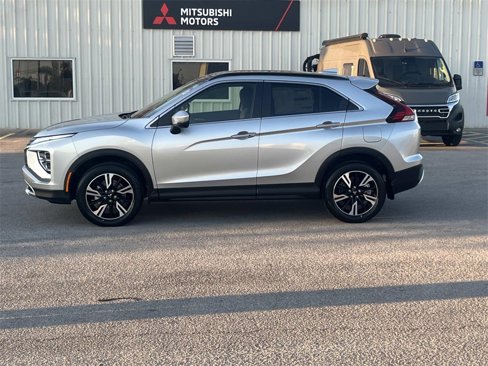 New 2025 Mitsubishi Eclipse Cross SE image 2