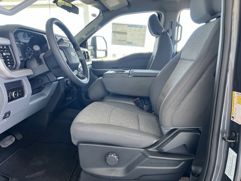 New 2026 Ford F250 4x4 Crew Cab Super Duty image 9