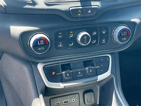 Used 2023 GMC Terrain SLE w/ Driver Convenience Package image 16