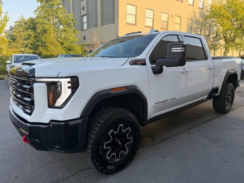 Used 2025 GMC Sierra 2500 AT4X image 8