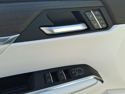 New 2026 GMC Acadia Denali w/ Super Cruise Package image 9