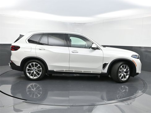 Used 2024 BMW X5 xDrive40i w/ Premium Package image 45