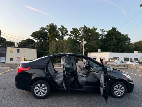 Used 2016 Hyundai Accent SE image 11