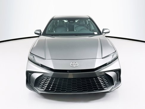Used 2025 Toyota Camry SE image 2