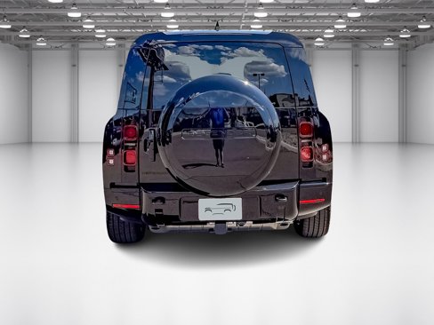New 2025 Land Rover Defender 130 X-Dynamic SE image 4