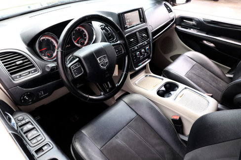 Used 2020 Dodge Grand Caravan SXT image 4