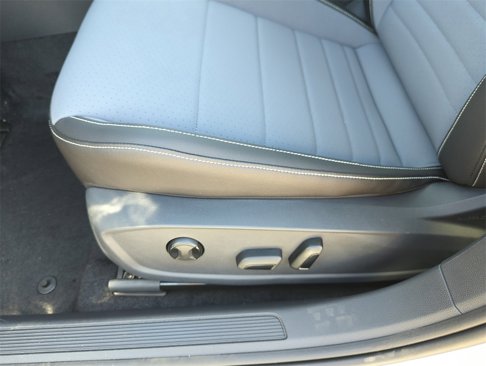 New 2025 Volkswagen Jetta SE image 29