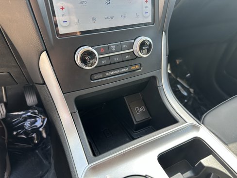 Used 2024 Ford Edge SEL w/ Convenience Package image 13